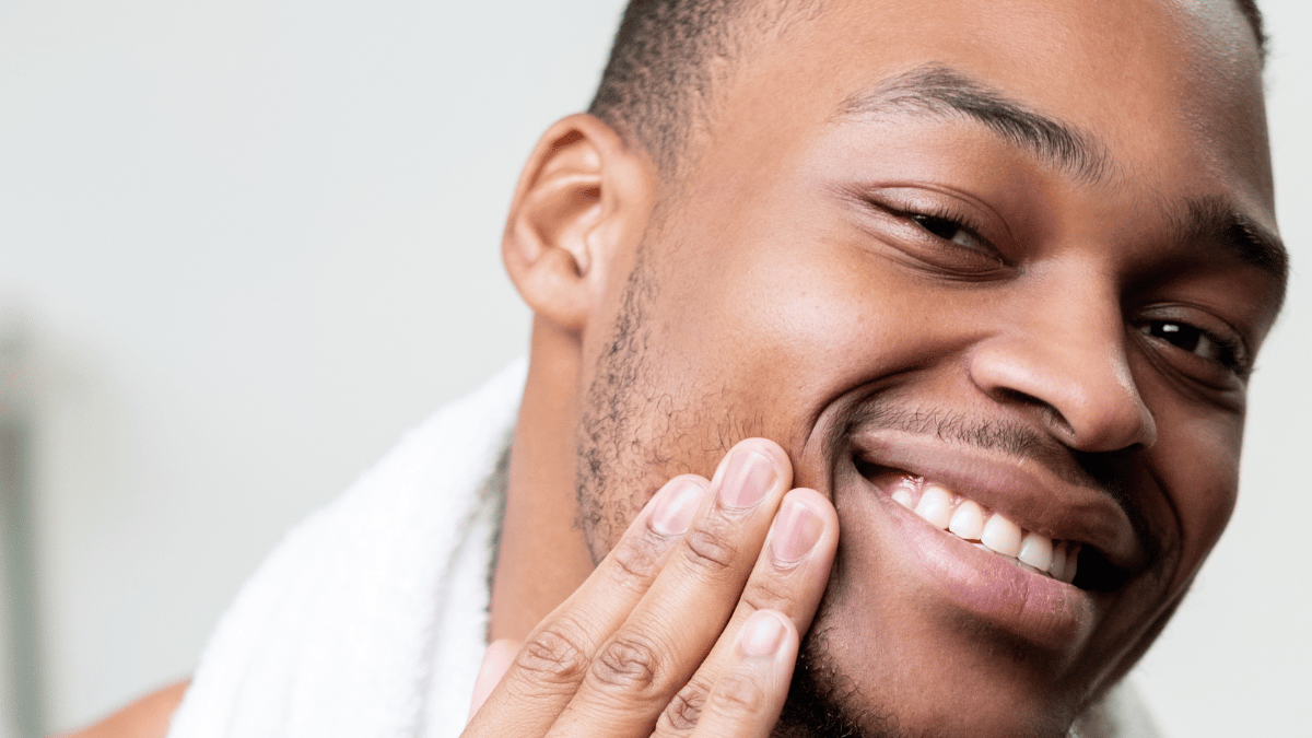 Oily skin in summer getting you down? Discover easy tricks to stay shine-free daily.