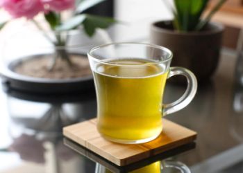 What are the perks of blueberry weight loss tea? Find out 5 reasons why it helps you slim down.