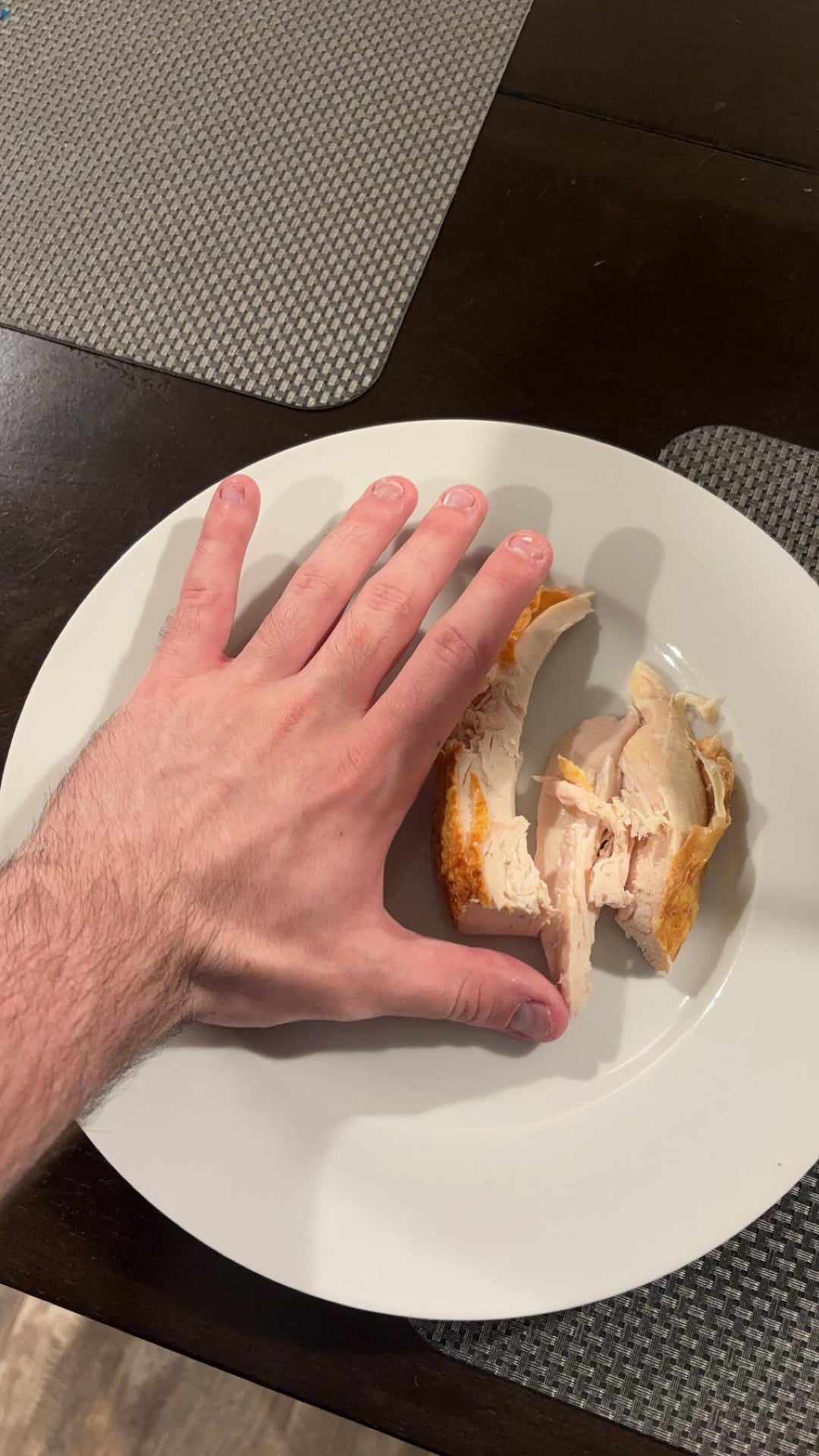 Counting calories in 4 oz rotisserie chicken without skin? Find the exact number easily here.