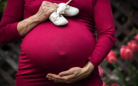 Color early signs of pregnancy urine: What different shades can tell you early on.