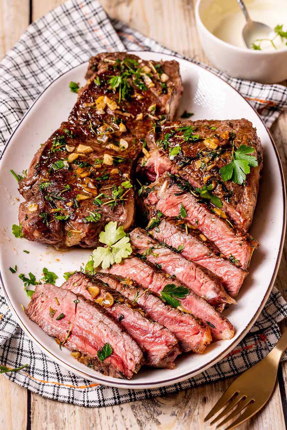 What is truly the best way to enjoy your delicious 8oz sirloin? (Try these simple and fun meal ideas)