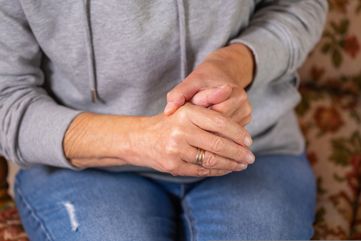 How to Stop Thumb from Twitching: 5 Shocking Mistakes You Didn’t Know You Made