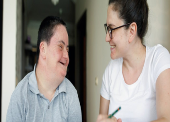 How to deal with a parent with a disability? Learn to communicate effectively for better understanding and care.