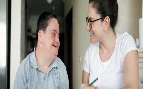 How to deal with a parent with a disability? Learn to communicate effectively for better understanding and care.