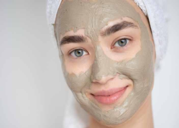 Is skin honeycomb a dangerous condition to have? Discover quick and easy ways to help clear up your skin fast.