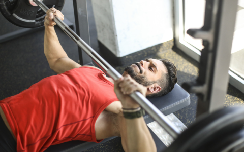 Fixing your Hammer Strength Chest Press: Common mistakes to avoid for better chest activation.